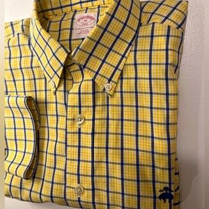 Brooks Brothers 346 medium yellow and blue long-sleeve button-up no-iron shirt
